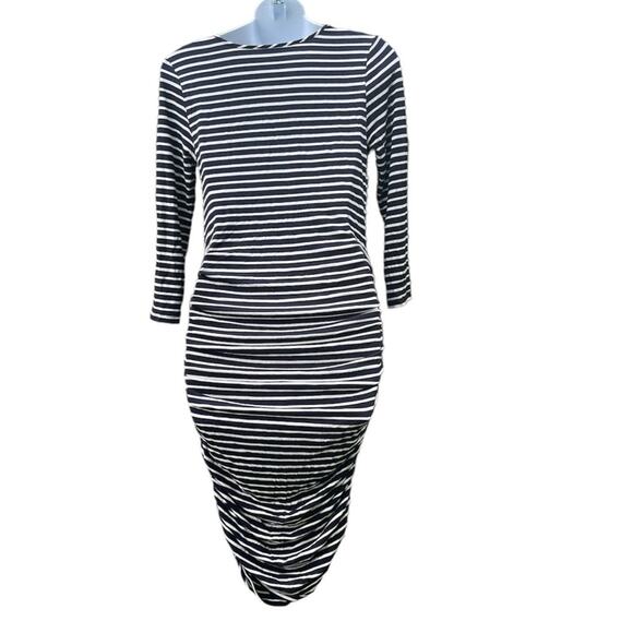 Ingrid & Isabel Maternity navy and white stripe 3/4 sleeve dress - Picture 4 of 6